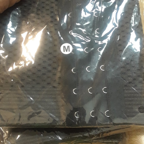 Mesh corsets - Picture 5 of 8